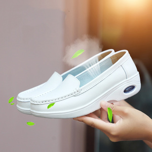 Commercio all'ingrosso itec di alta qualità confortevole durevole scarpa da lavoro casual uniforme bianca lavoro ospedale femminile <span class=keywords><strong>scarpe</strong></span> da <span class=keywords><strong>donna</strong></span> <span class=keywords><strong>per</strong></span> infermiera