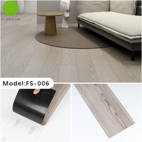 UDK Rouleau de sol ignifuge en PVC grain de bois à peler et à coller Autocollant décoratif auto-adhésif pour sol pour maison hôtel
