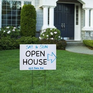 ป้ายพลาสติกลูกฟูกกันน้ำสีสันสดใสขนาด 18*24 นิ้ว ผลิตจากโรงงาน คุณภาพดี สำหรับใช้งานกลางแจ้ง - Product Image 1