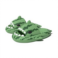 Tongs d'été à thème requin pastèque, motif dessin animé, pour parents et enfants, semelle EVA antidérapante, épaissie et ajourée, pantoufles décontractées pour la maison