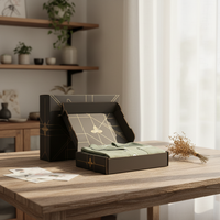 Boîte d'expédition en carton ondulé de luxe avec logo personnalisé, noir et or, géométrique, pour l'emballage de vêtements (chemises)
