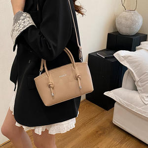 Petit <span class=keywords><strong>sac</strong></span> <span class=keywords><strong>à</strong></span> <span class=keywords><strong>main</strong></span> en <span class=keywords><strong>cuir</strong></span> PU avec bandoulière pour un usage quotidien décontracté - Product Image 5