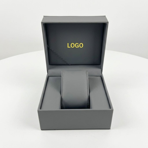 Boîte à montre rectangulaire en carton avec insert en similicuir, fermeture à pression anti-poussière, logo personnalisé en relief - Product Image 4