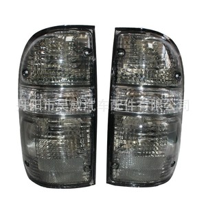Luces Traseras Rojas Modificadas de Halógeno para Toyota Tacoma 2001-2004, Modelo 81550-04060 - Product Image 4