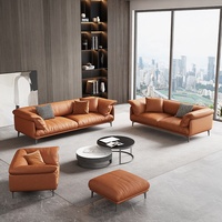 Canapé sectionnel moderne en cuir PU beige à trois places avec pieds en bois, résistant à l'usure et aux taches, idéal pour salon de villa