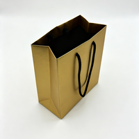 Sacs en papier écologiques pour vêtements, cadeaux et shopping, avec logo personnalisé et poignée en corde, fabriqués en Chine
