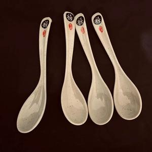 Cuchara de Cinco Bendiciones C113, Cuchara de Melamina, Cucharón para Sopa, Mango Largo de 17cm con Gancho, Venta al por Mayor, Suministro de Un Yuan, Tienda de Dos Yuanes - Product Image 1