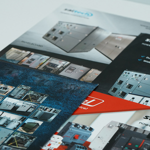 Vente en gros d'usine, flyers et dépliants imprimés numériquement de haute qualité, personnalisés en A4, A5, A6, avec reliure parfaite et gaufrage - Product Image 2