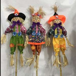 زينة فزاعة من القش الاحتفالي-زخرفة ساحة الحديقة في الهواء الطلق ، الحصاد اليدوي والديكور المنزلي الموسمي - Product Image 1