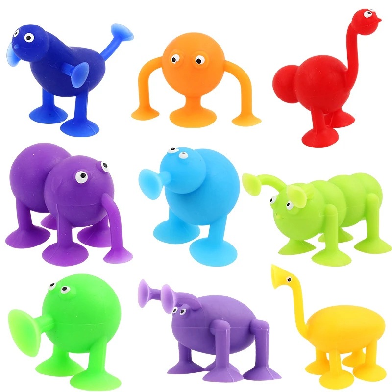 Ensemble de figurines d'animaux de neuf pièces