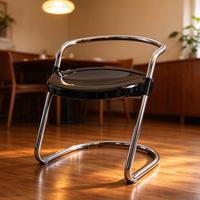 Tabouret d'appoint cantilever pour salon, stable, avec structure en métal chromé courbé et assise en plastique, idéal pour la salle à manger