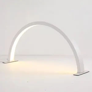 2024 yeni tasarım tırnak yarım ay şekli tırnak sanat Led ışık Salon manikür tırnak lamba için manikür masası lamba