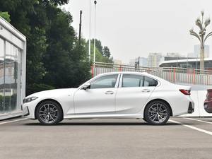Voitures <span class=keywords><strong>d</strong></span>'<span class=keywords><strong>occasion</strong></span> à vendre BMW Série 3 320i M Sport 2024 Voitures <span class=keywords><strong>d</strong></span>'<span class=keywords><strong>occasion</strong></span> <span class=keywords><strong>pas</strong></span> chères avec propulsion arrière et transmission intégrale - Product Image 4