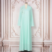 Robe longue élégante et sexy en mousseline de soie, ornée de diamants naturels, à manches longues, coupe ample, pour banquets ethniques du Moyen-Orient et bals.
