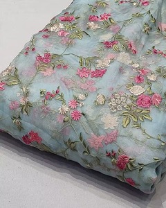 Oferta Especial en Tela de Moda para Mujer con Bordado y Estampado, Material Suave y Duradero para Prendas y Diseños Personalizados Disponibles para la Venta - Product Image 4