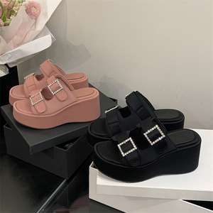 Nouvelles Sandales Compensées Confortables et Imperméables pour Femme, Modèle Éponge, Rehaussantes, Idéales pour l'Extérieur – Collection Été 2025 - Product Image 3