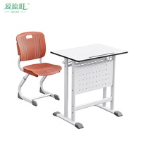 Chaise d'étudiant en plastique respirant avec cadre métallique et panier à livres, ensemble ergonomique bureau et chaise individuels pour étudiant - Vente en gros