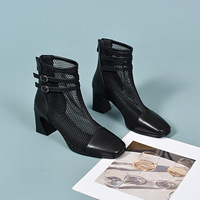 Bottines pour femmes en maille ajourée à bout carré, talon fer à cheval, fermeture éclair arrière, bride à boucle, chaussures de mode OEM