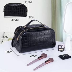 Estuche de Maquillaje de Piel Sintética con Textura de Cocodrilo y Logotipo Personalizado, Estuche Rígido para Cosméticos de Viaje, Venta al Por Mayor - Product Image 6