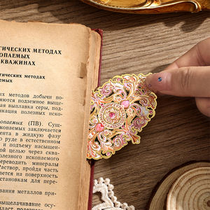 1 paquete de marcapáginas de Metal con temática barroca Vintage, diseño de piedras preciosas huecas de gran tamaño con borla de cadena Irregular de Metal - Product Image 6