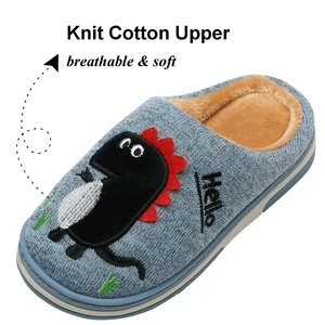 Pantoufles de dinosaure pour enfants avec logo personnalisé YL-1859-Chaussures de maison d'intérieur en peluche chaudes et antidérapantes pour garçons et filles, OEM/ODM - Product Image 2