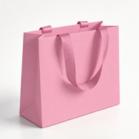 Sacs en papier écologiques réutilisables de luxe faits à la main avec logo imprimé personnalisé et impression dorée à chaud pour chaussettes, chaussures en fourrure et vêtements