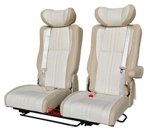 Siège de voiture pliable Autoliuma Adventure en cuir PU avec ceintures de sécurité intégrées à 3 points, accoudoir et base rotative - Product Image 1