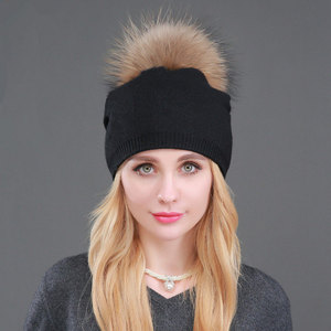 Nouveau <span class=keywords><strong>bonnet</strong></span> en tricot d'hiver pour femmes, mode, véritable fourrure de raton laveur, <span class=keywords><strong>pompon</strong></span>, <span class=keywords><strong>bonnet</strong></span> en <span class=keywords><strong>cachemire</strong></span> et laine, <span class=keywords><strong>bonnet</strong></span> ample - Product Image 2