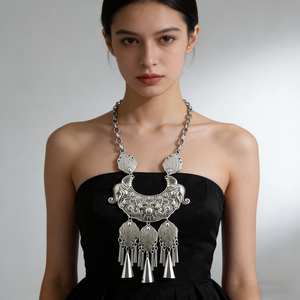 Collier double éléphant en argent Miao, style ethnique Hmong, collier bib à pompons, unisexe |   Bijou porte-bonheur Totem - Product Image 6