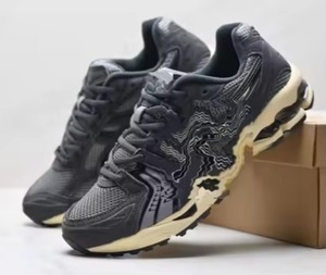 Baskets décontractées de luxe pour hommes Gel-Kayano 14, chaussures à plateforme classiques en rouge et noir, à lacets et à enfiler, avec doublure en maille - Product Image 6