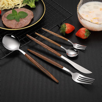 Usine OEM/ODM Dingyong – Ensemble de couverts en acier inoxydable (fourchette, couteau, cuillère) avec finition miroir, design moderne, pour fêtes, manche en plastique