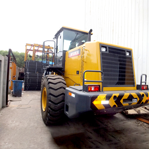 Équipement de construction, mini-chargeuse sur pneus 4x4, 5 tonnes, 3,0 m³, LW500KN, avec accessoires, pièces détachées d'occasion - Product Image 3