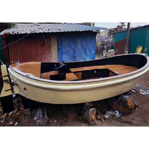 Bateau Sloep classique avec pont en teck de qualité supérieure et accents décoratifs, idéal pour les croisières de jour, les excursions de loisirs et les fêtes en port. - Product Image 1