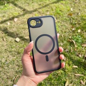 Funda Protectora para Teléfono 16 Pro Max, Delgada, Anti-Amarillamiento, Resistente a Golpes, con Borde Suave, Carga Inalámbrica Magnética, Electrochapada en TPU y PC - Product Image 1