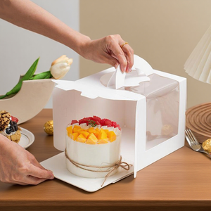 Boîte à gâteaux d'anniversaire de style coréen blanc portable de 4 pouces Laminage mat de fenêtre de 6 pouces et emballage de <span class=keywords><strong>mousse</strong></span> surélevée pour usage alimentaire - Product Image 1