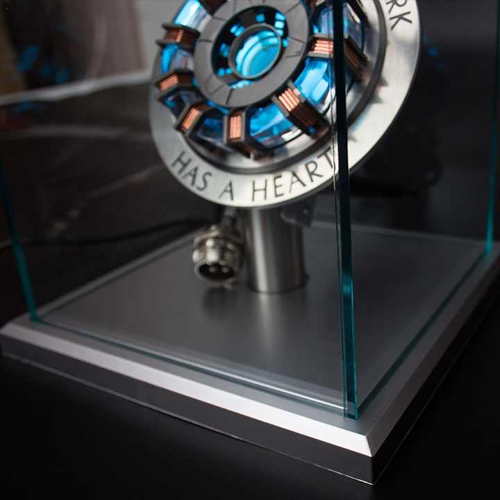 LEDライト付き1:1スケールマーベルプロップアイアンマンMK2アーク