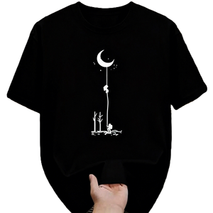 Maglietta con grafica di un astronauta che si dondola sulla luna crescente, maglietta artistica creativa Minimalist Space Dreamer. T-shirt Oversize in Cotone a Maniche Corte Stile Streetwear Casual - Product Image 4