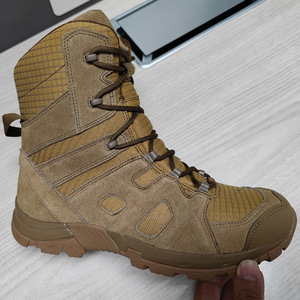 <span class=keywords><strong>Bottes</strong></span> tactiques d'extérieur |   Cuir de vache + EVA + Semelle en caoutchouc respirante et protectrice |   Fermeture à lacets |   OEM/ODM disponible |   Noir/Boue - Product Image 5