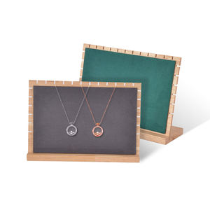 Expositor de collares y pulseras con marco de madera de bambú para venta en puestos - Product Image 1