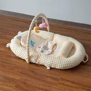 Xách tay trắng hồng sơ sinh bé bedding Set phòng tập thể dục chơi Mat ngủ bé làm tổ với đồ chơi - Product Image 5