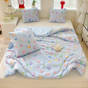 ผ้าห่มพิมพ์ลาย Mio สำหรับฤดูร้อน ขนาด 40x40 ซม. หลังพับ 105x145 ซม. ใช้ได้สองแบบ ผ้าห่มพับได้สำหรับใช้กับเครื่องปรับอากาศ - Product Image 1