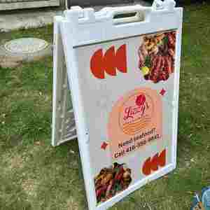Présentoir pliant en plastique format A1, type panneau sandwich, avec base remplissable d'eau, pour une publicité efficace sur trottoir - Product Image 2