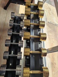 Haltères à tête ronde en chrome doré SK Factory pour la remise en forme, 2,5-150 <span class=keywords><strong>kg</strong></span>, haltères en <span class=keywords><strong>fonte</strong></span> électro-plaquée, couleur personnalisée, vente en gros - Product Image 5