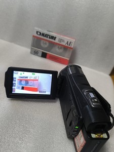 Caméscope d'occasion Sony HDR-CX700E avec zoom 10x, Full HD, Handycam avec mémoire flash de 96 Go - Product Image 1