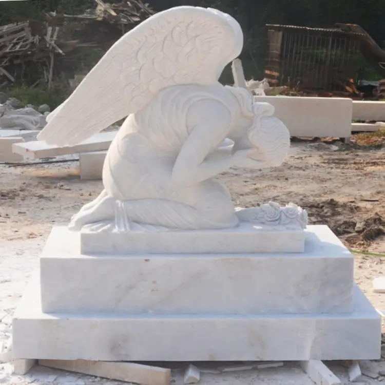 Desenhos esculpidos lápide grave com ajoelhado e chorando mármore anjo gravura