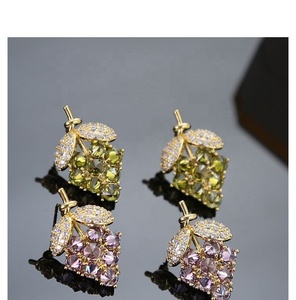 Boucles d'oreilles clous en or plaqué de luxe haut de gamme, taille princesse, zircon, design géométrique, tendance, élégantes, charmes pour femmes, cadeau - Product Image 6