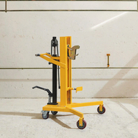 Chariot élévateur manuel DT350 pour fûts d'huile, capacité 350 kg, pour fûts de 55 L, diamètre max. 571,5 mm