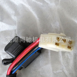 Convertidor de Corriente Continua de 48V a 12V 300W para Aplicaciones Automotrices en Vehículos Eléctricos - Product Image 2