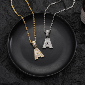 Collar de Moda con Iniciales Árabes, Cadena de Cobre, Nombre Personalizado, 26 Letras Mayúsculas, Collar con Letra de Amor Plateada para Mujeres y Hombres - Product Image 3