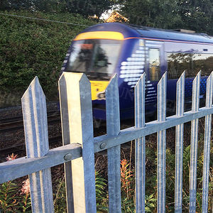 Clôture en acier galvanisé <span class=keywords><strong>d</strong></span>'<span class=keywords><strong>occasion</strong></span> pour chantiers de construction, modélisation 3D incluse - Product Image 2